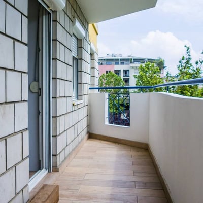 Location d’un appartement meublé et spacieux de 3 pièces, 86 m², près du centre-ville, Nouveau Belgrade, Serbie